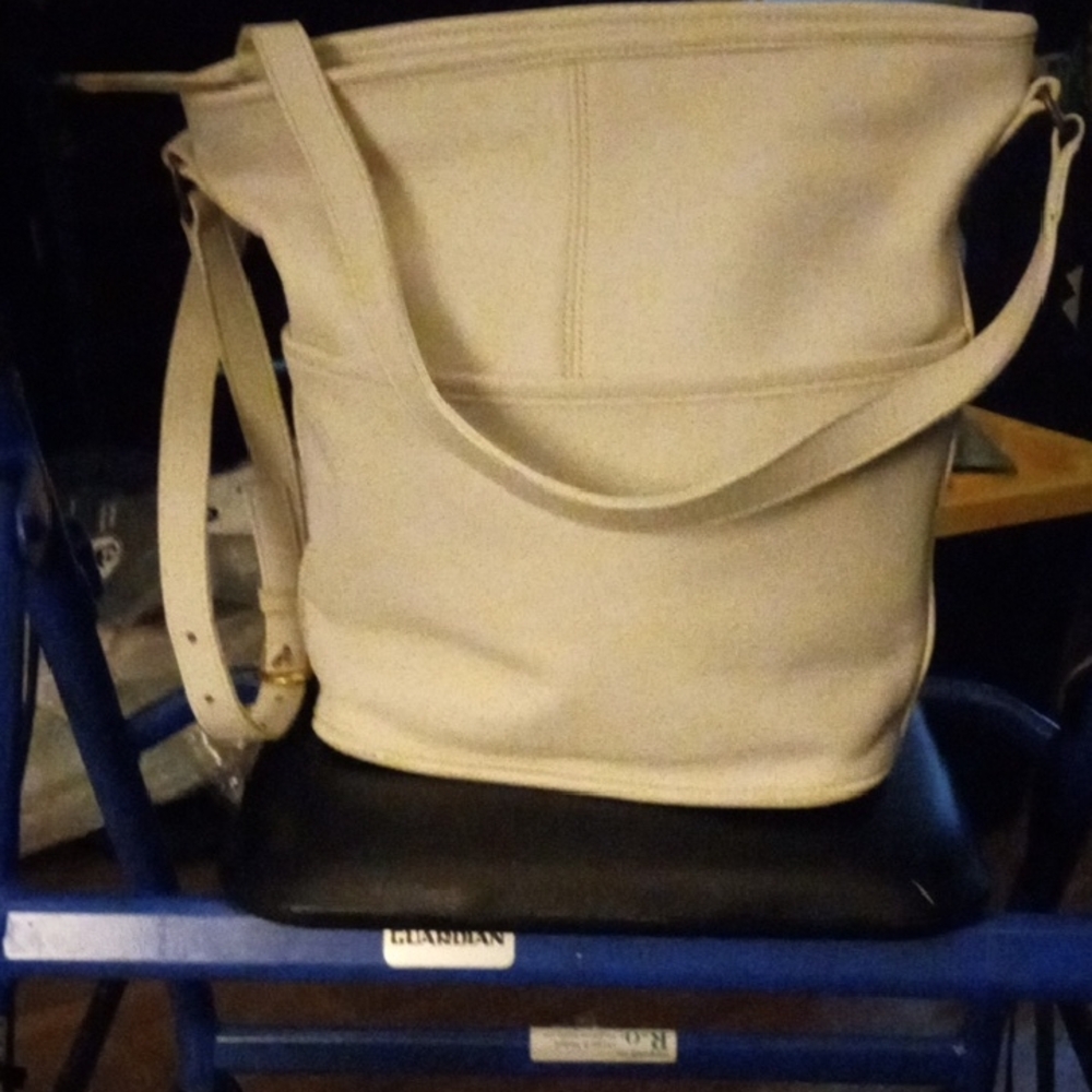 Elegant  Coach White Tote Bag